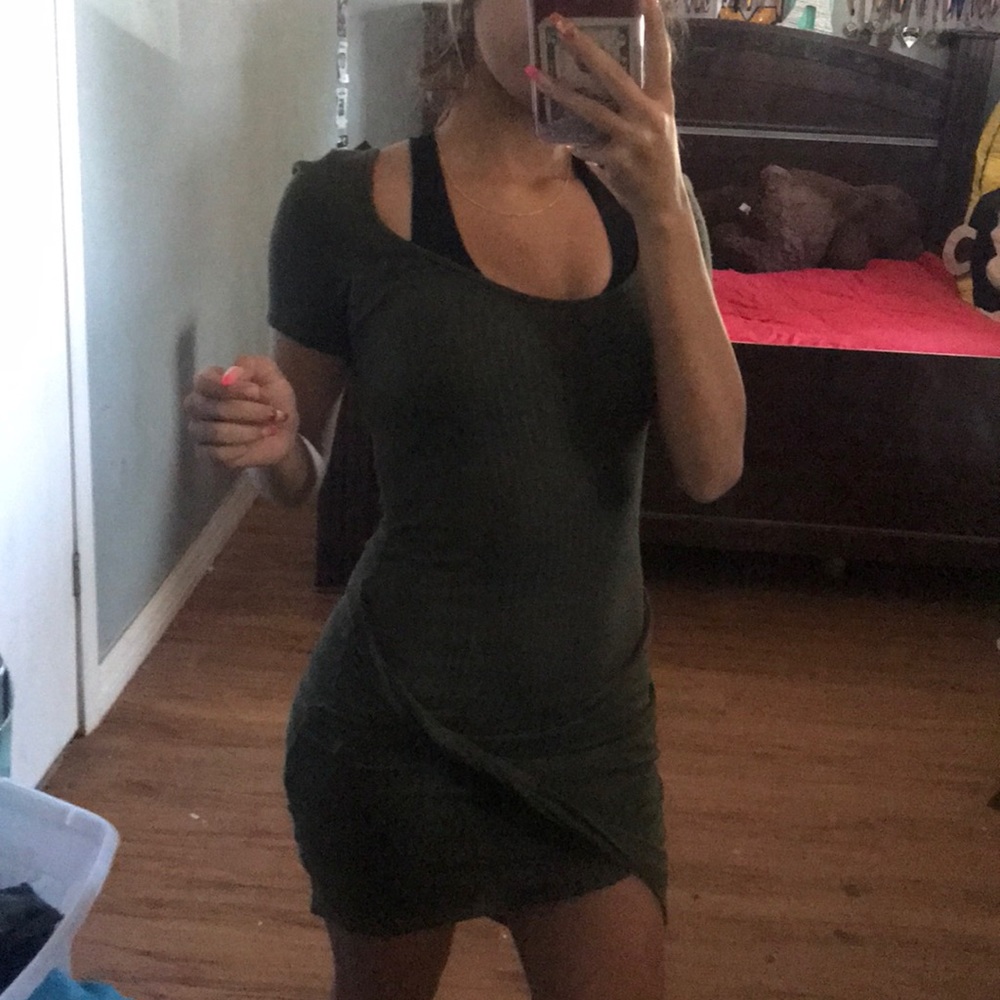 Dress - Picture 2 of 2